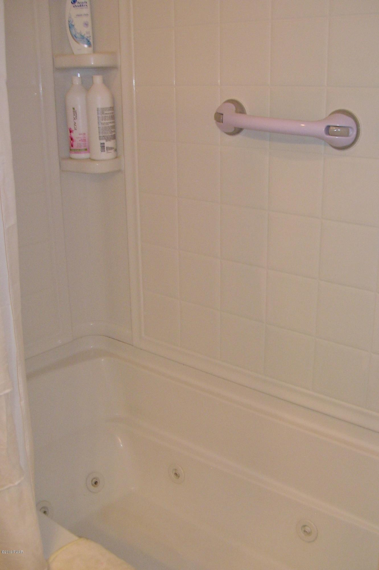 236 Perry Road Greentown, PA 18426 - Photo 21 of 56 Bathroom