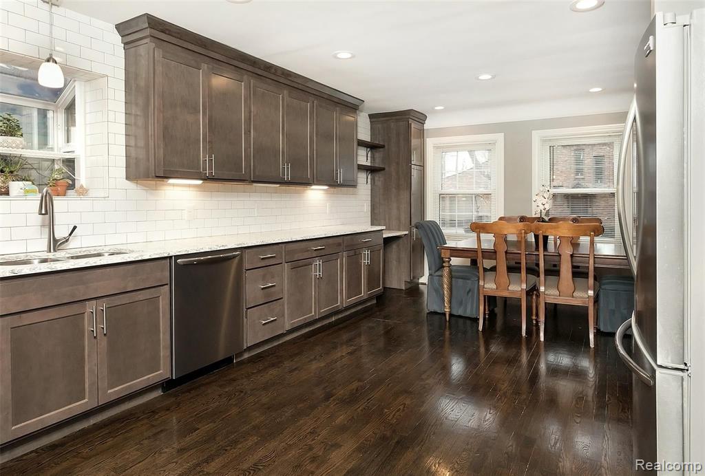377 McMillan Road Grosse Pointe Farms, MI 48236 - Photo 14 of 38