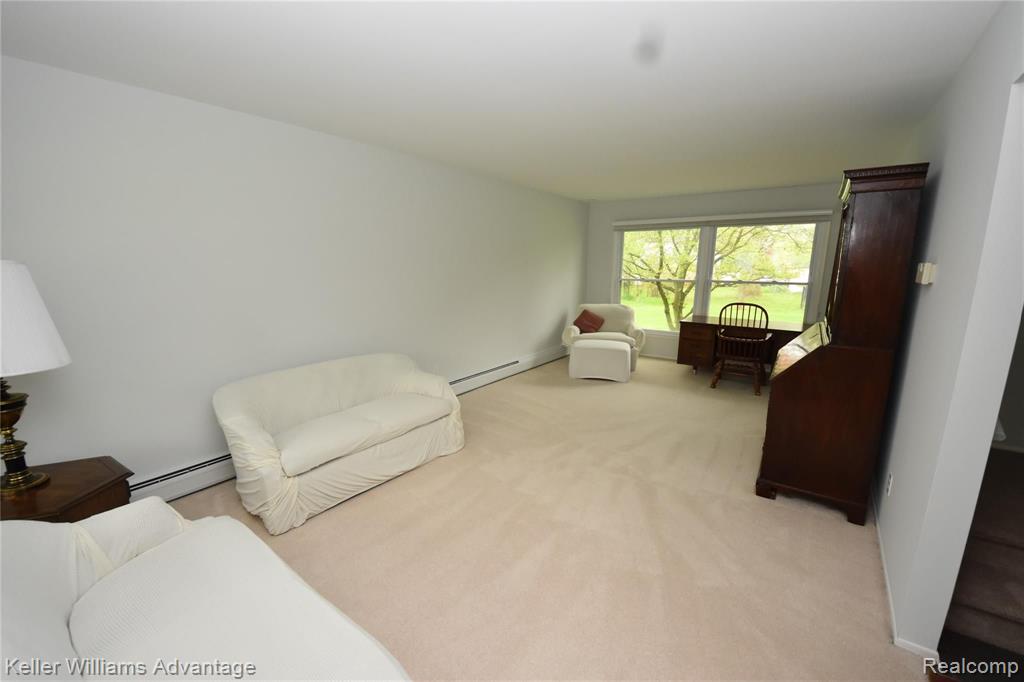 30209 Barwell Road Farmington Hills, MI 48334 - Photo 6 of 35