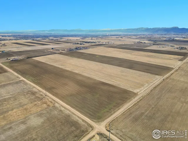 a view of an outdoor space