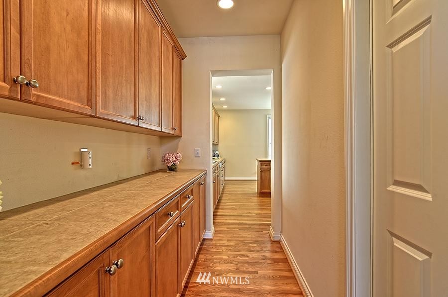 17078 Parkside Way Southeast Renton, WA 98058 - Photo 10 of 24