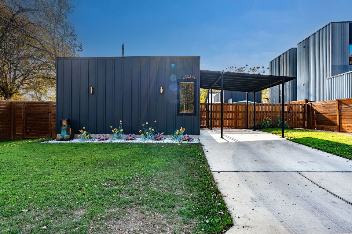 7525 Delafield Lane, Unit B Austin, TX 78752 - Photo 1 of 37