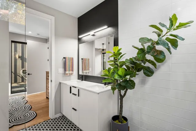 $615,000 | 7525 Delafield Lane, Unit B, Austin, TX 78752