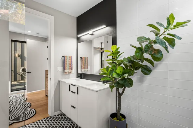 $615,000 | 7525 Delafield Lane, Unit B, Austin, TX 78752