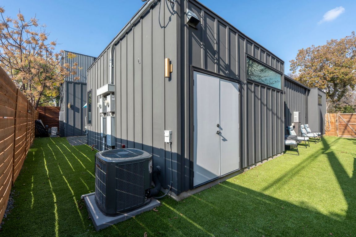 7525 Delafield Lane, Unit B Austin, TX 78752 - Photo 26 of 37