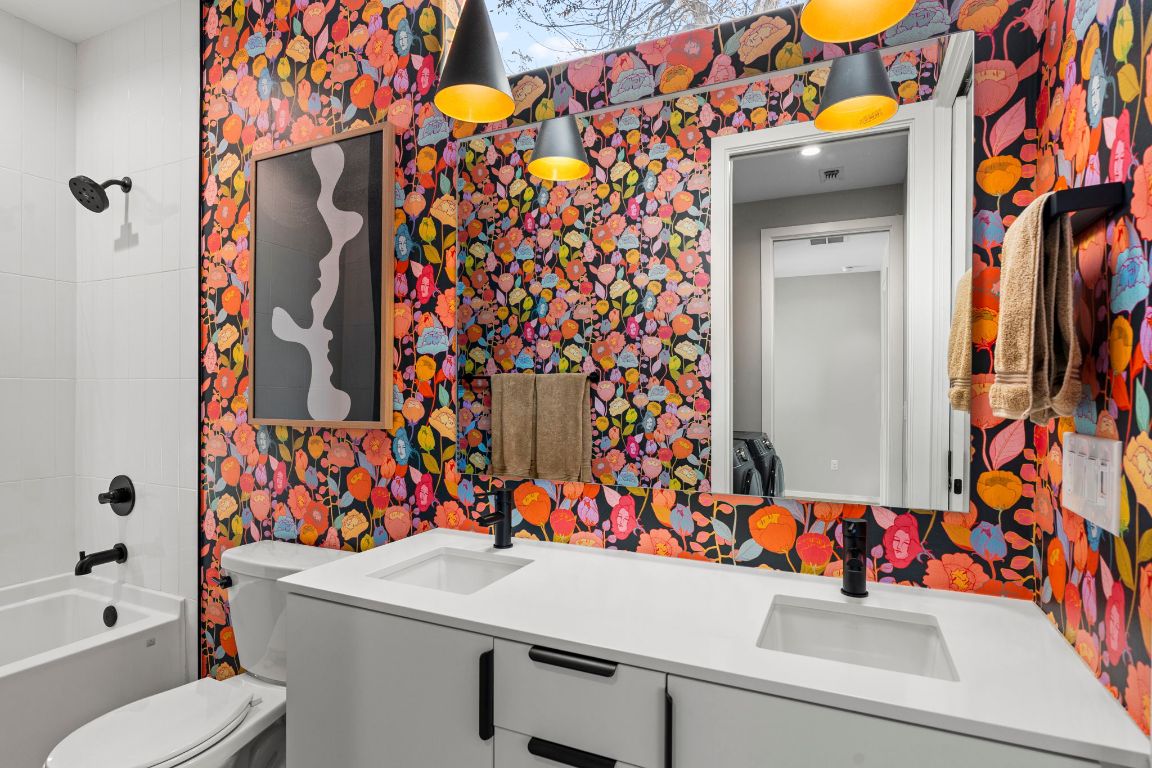 7525 Delafield Lane, Unit B Austin, TX 78752 - Photo 8 of 37