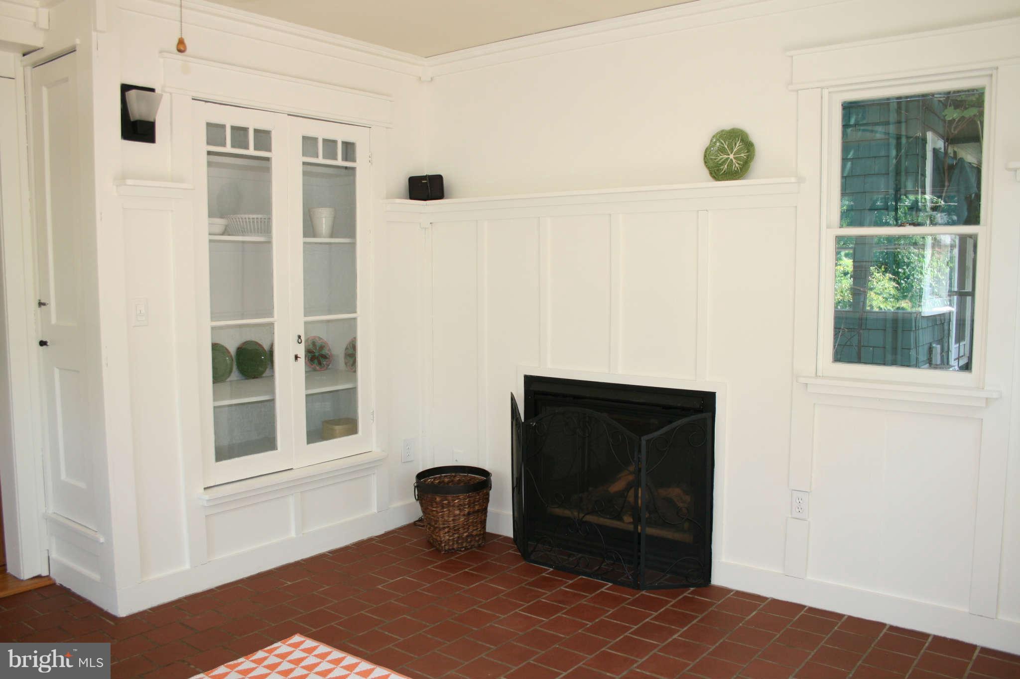 729 St Johns Road Baltimore, MD 21210 - Photo 12 of 30 Family Room with Gas Fire Place