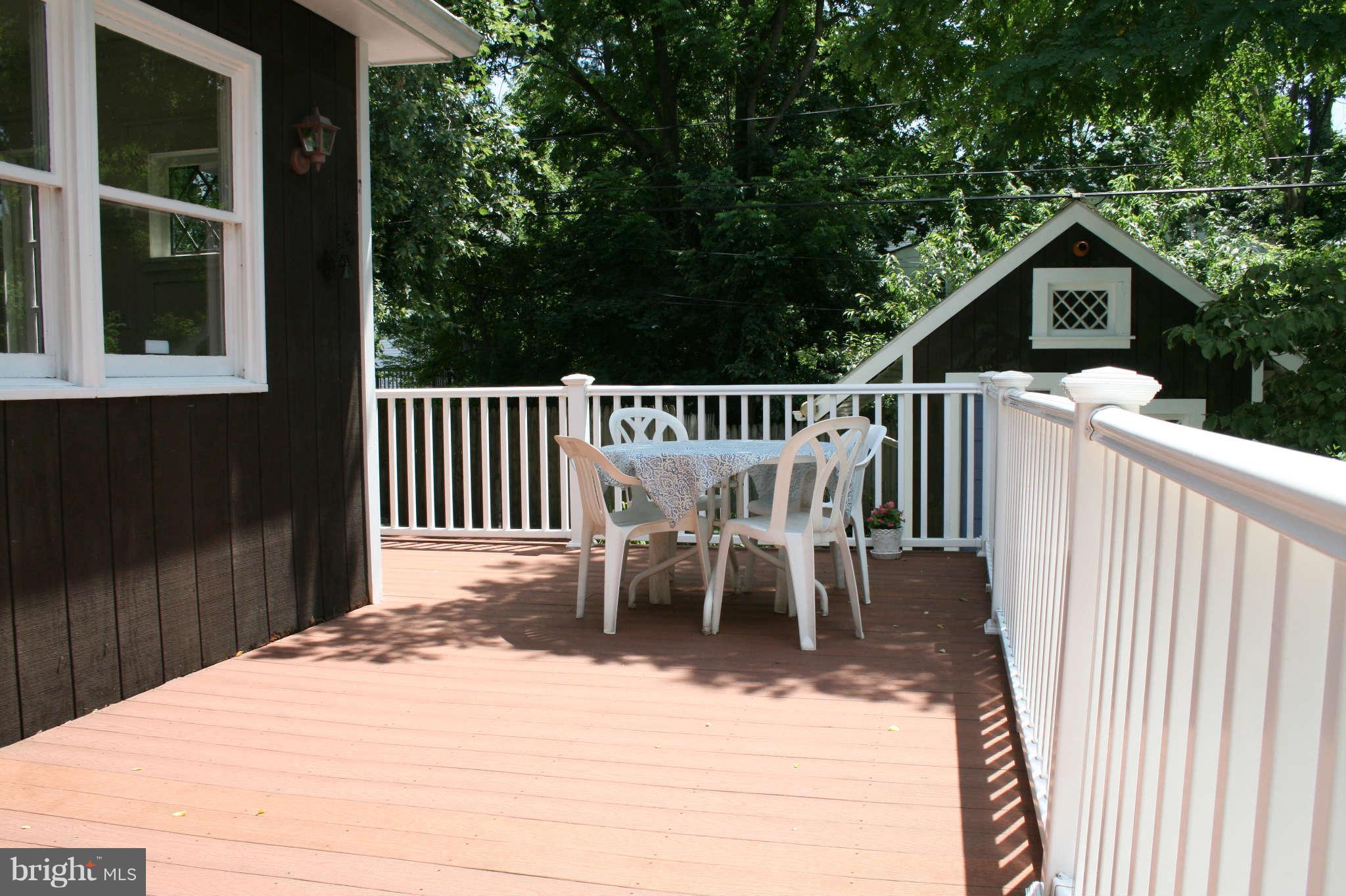 729 St Johns Road Baltimore, MD 21210 - Photo 28 of 30 Trex Deck