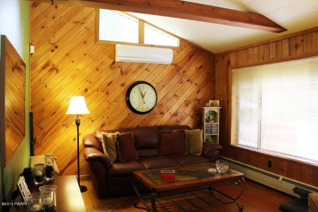 108 Wallenpaupack Road Lakeville, PA 18438 - Photo 3 of 20