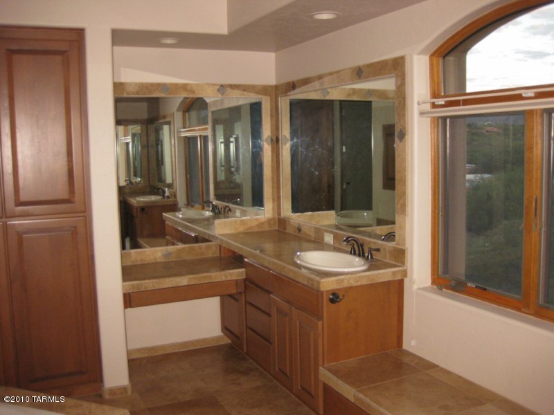 6924 East Gate Ridge Place Tucson, AZ 85750 - Photo 12 of 22 Gallery Image 12
