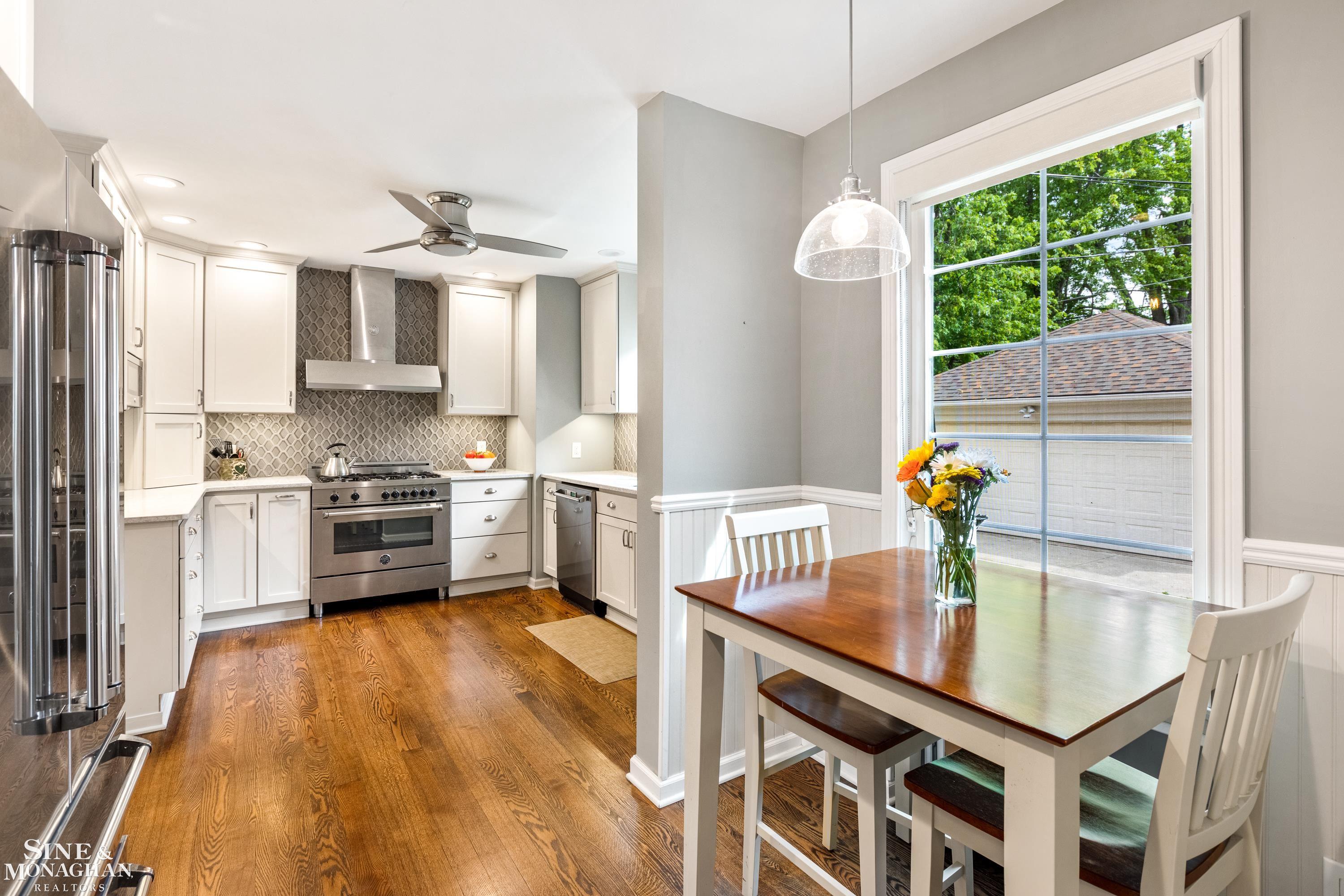 1228 Bedford Road Grosse Pointe, MI 48230 - Photo 16 of 56 50109214-15.JPG