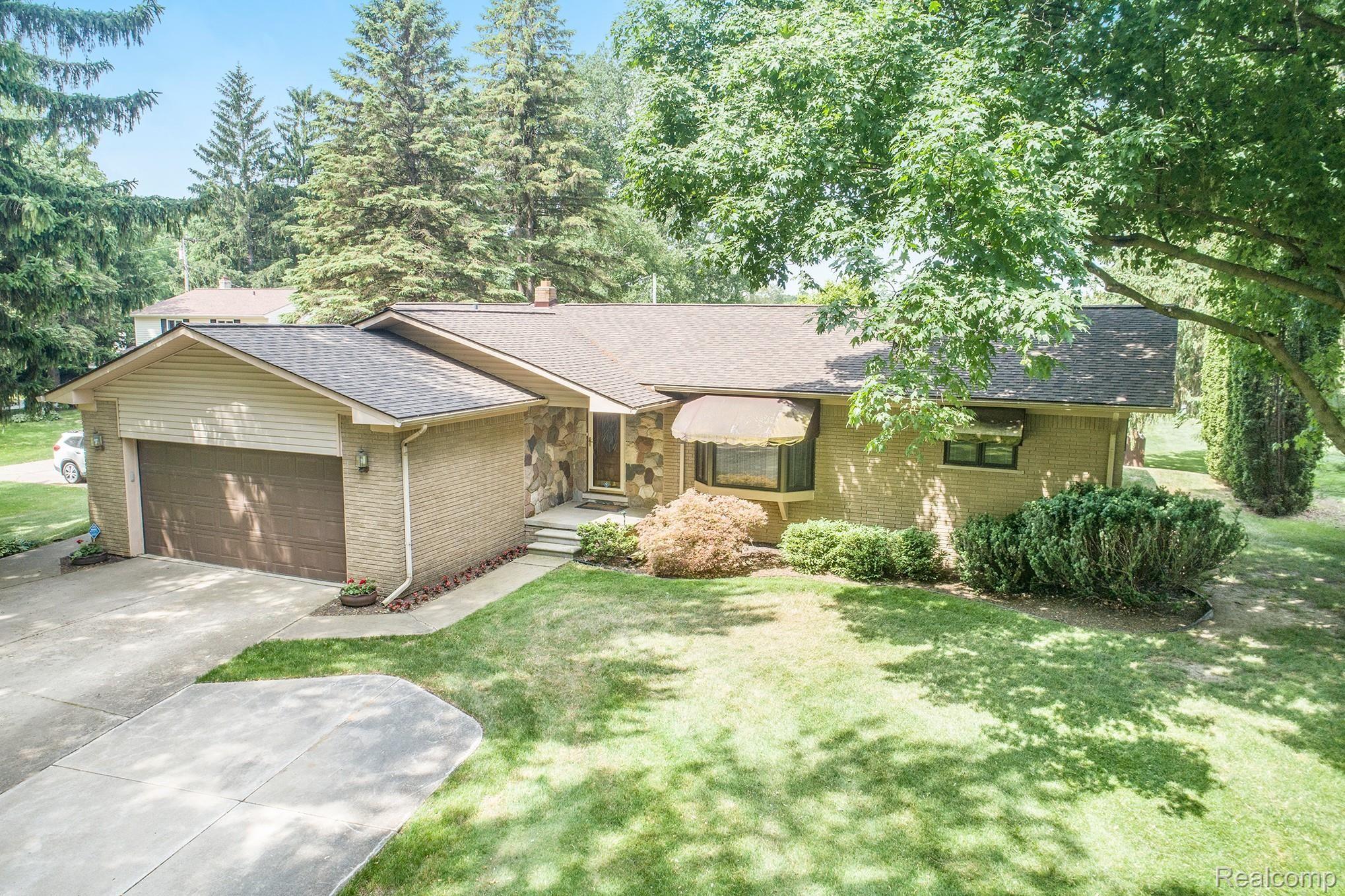 9705 Pine Knob Road Clarkston, MI 48348 - Photo 15 of 40 DJI_0458.jpg