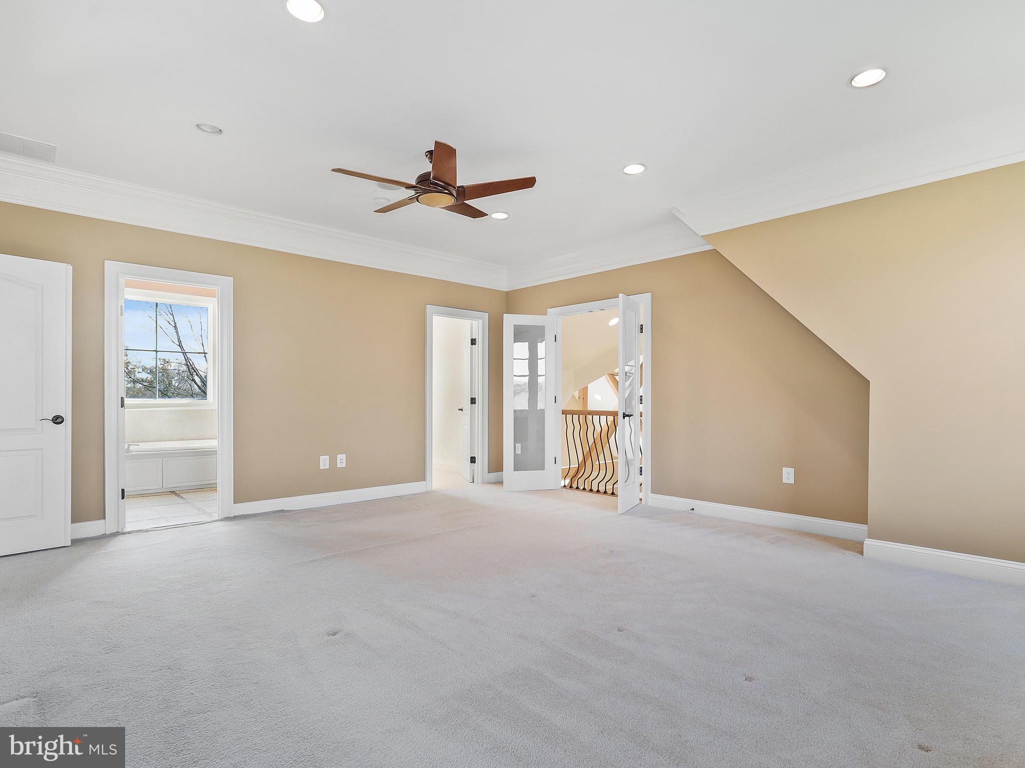 36340 Paxson Road Purcellville, VA 20132 - Photo 14 of 43 Huge Master Suite with walk in closet