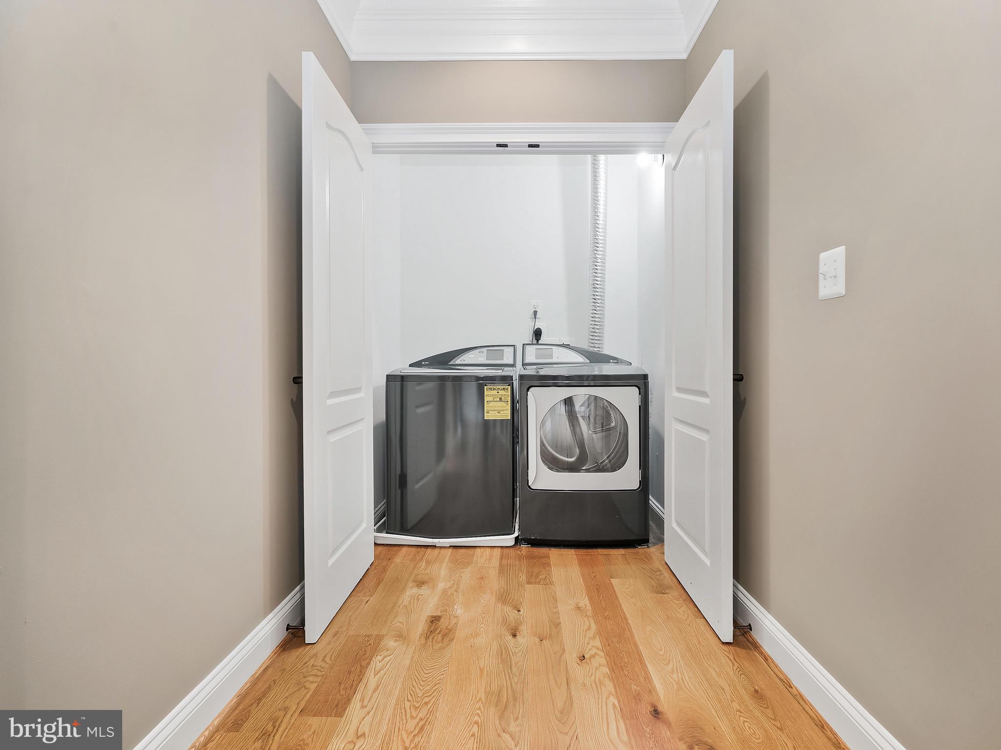 36340 Paxson Road Purcellville, VA 20132 - Photo 19 of 43 Washer and dryer upstairs just off the hallway