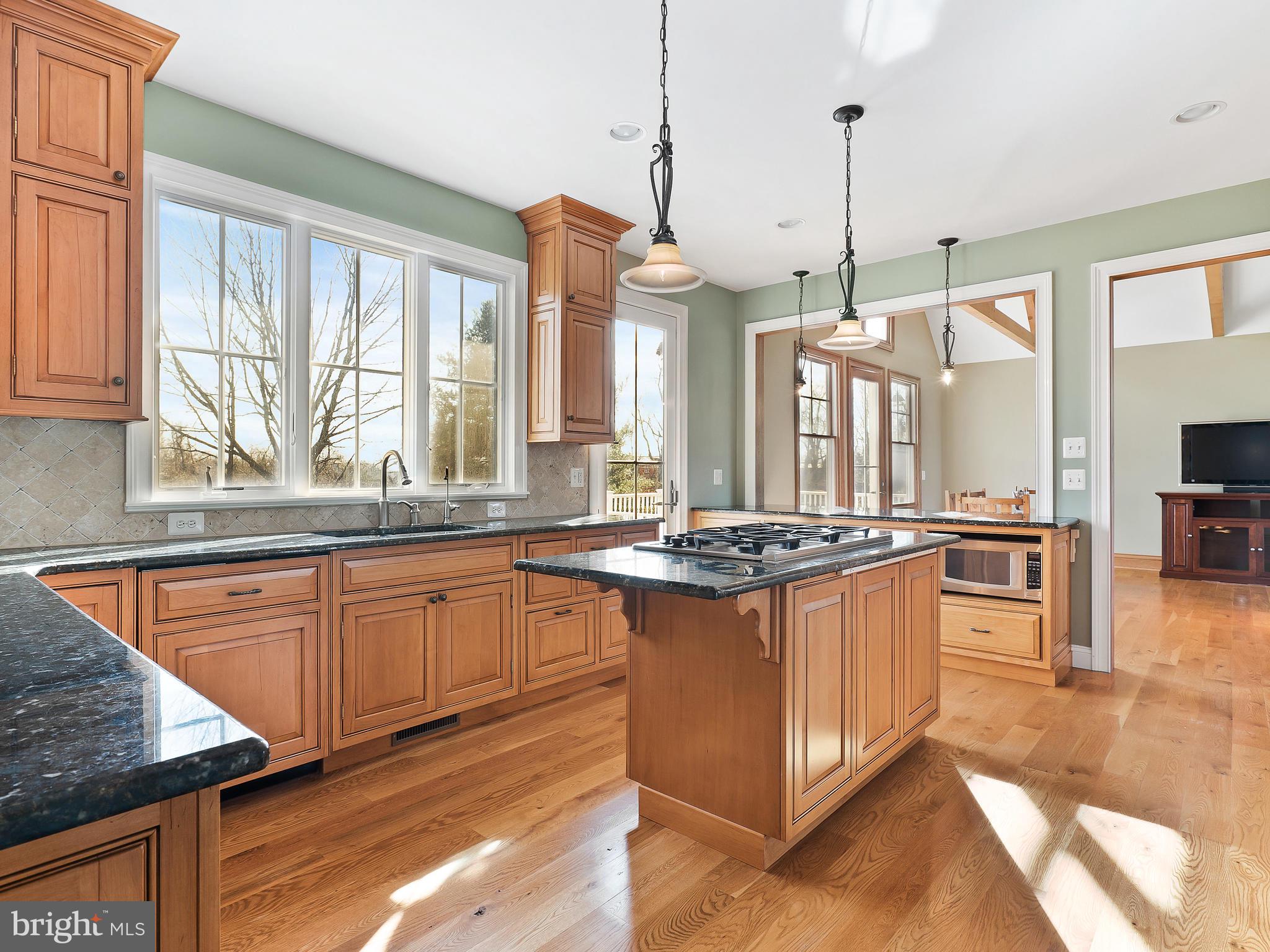 36340 Paxson Road Purcellville, VA 20132 - Photo 8 of 43 Light filled kitchen with hardwood floors
