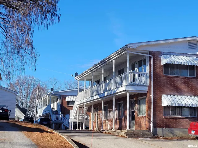 $875,000 | 200 North 12th Street, Unit 206N, Mount Vernon, IL 62864