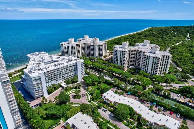 $3,995,000 | 600 Grapetree Drive, Unit 11BN, Key Biscayne, FL 33149