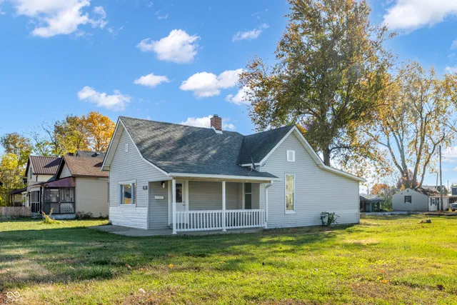 $220,000 | 215 East Main Street, Mooresville, IN 46158