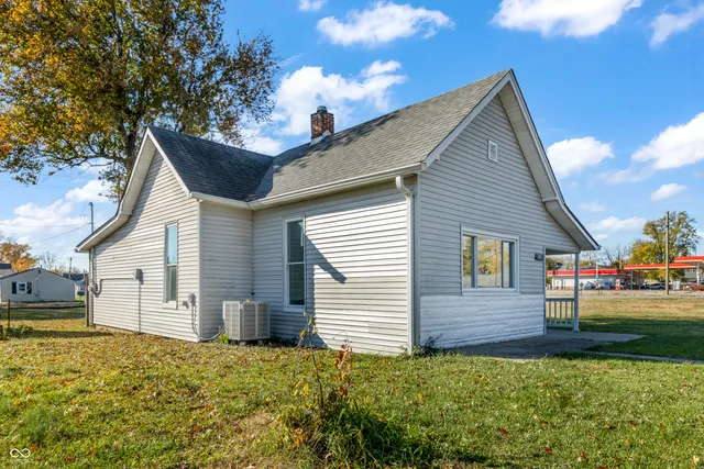 $209,999 | 215 East Main Street, Mooresville, IN 46158