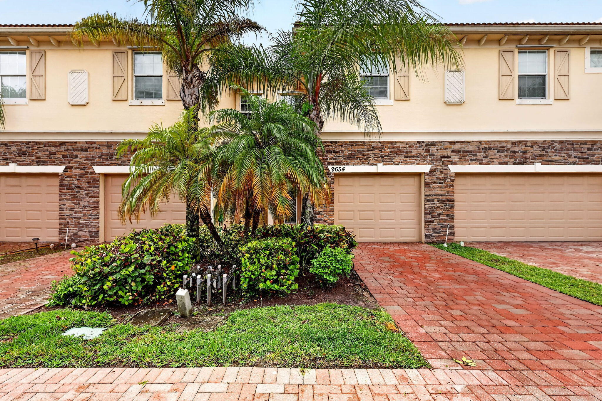 9654 Southwest Purple Martin Way Stuart, FL 34997 - Photo 2 of 54 1-web-or-mls-5P1A6253