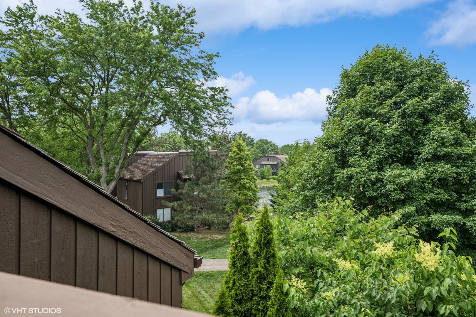 313 Woodview Road Lake Barrington, IL 60010 - Photo 32 of 49 Gallery Image 32