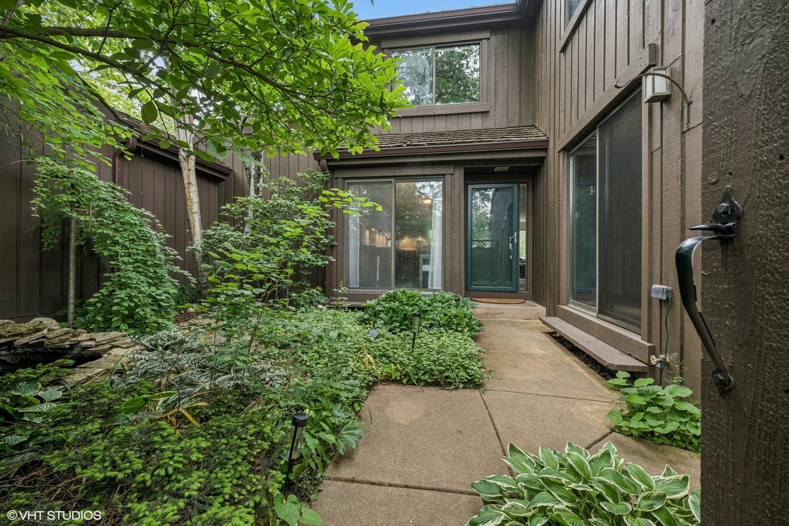 313 Woodview Road Lake Barrington, IL 60010 - Photo 34 of 49 Gallery Image 34