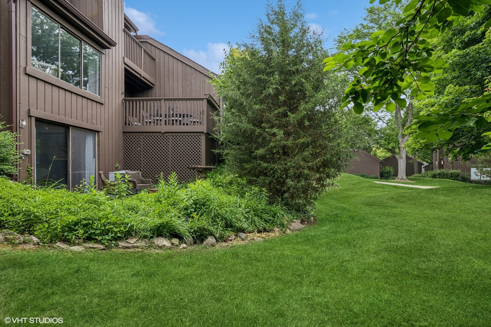 313 Woodview Road Lake Barrington, IL 60010 - Photo 35 of 49 Gallery Image 35