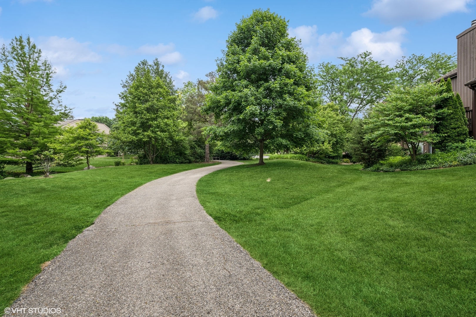 313 Woodview Road Lake Barrington, IL 60010 - Photo 36 of 49 Gallery Image 36