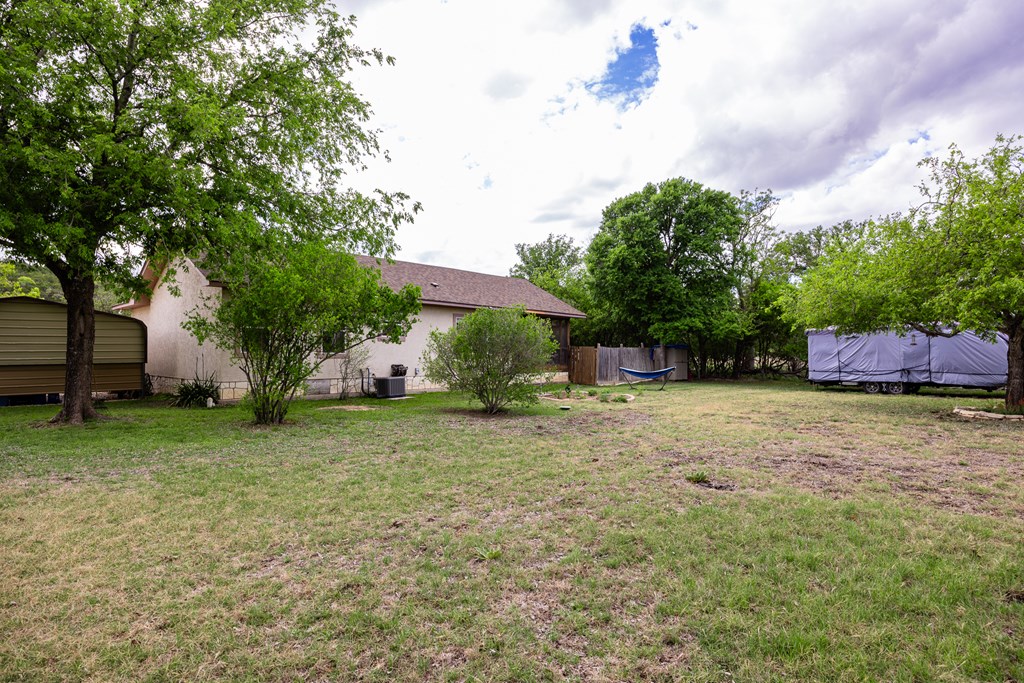 659 Town Creek Road Kerrville, TX 78028 - Photo 21 of 65