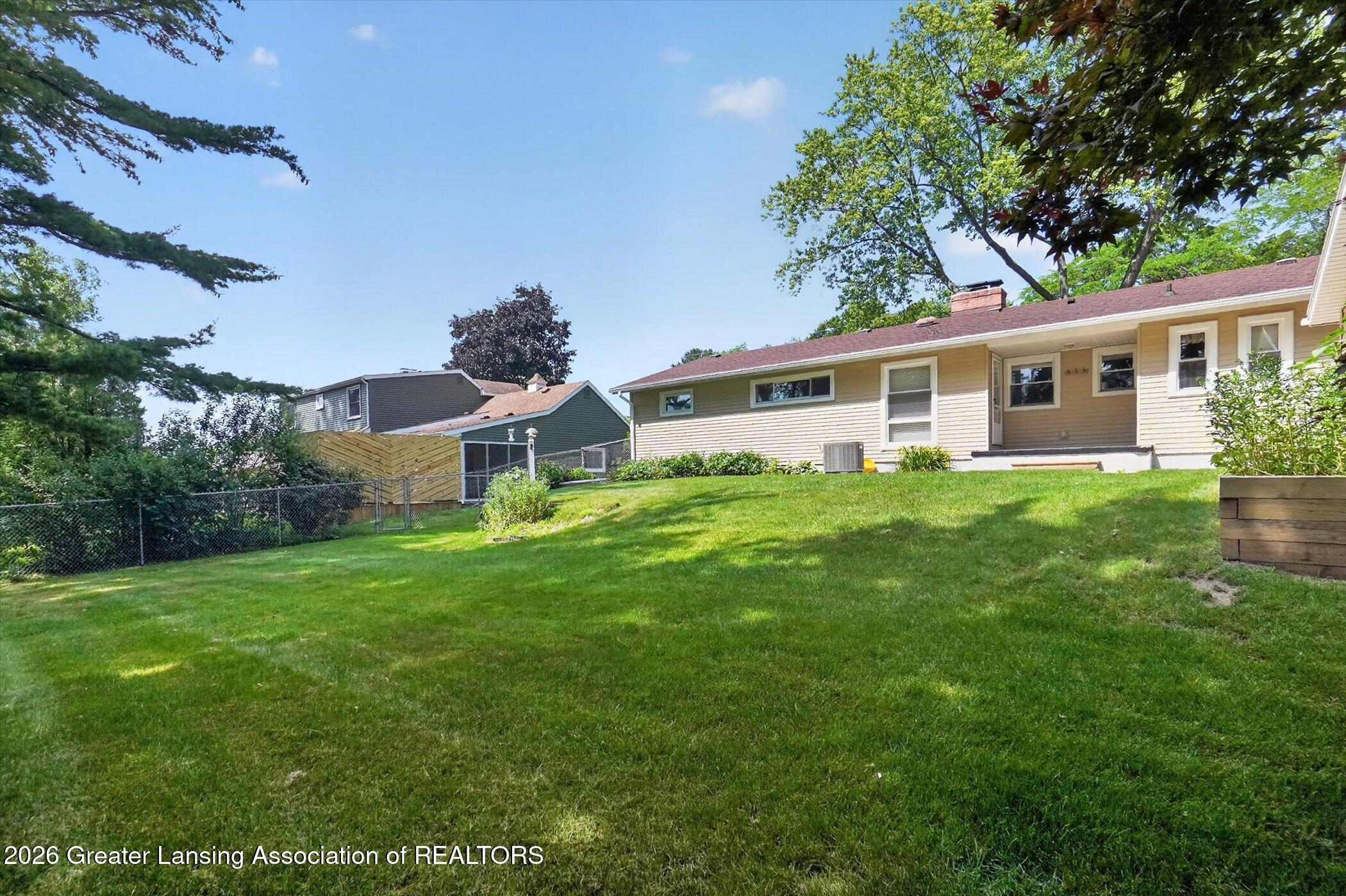 2106 Byrnes Road Lansing, MI 48906 - Photo 47 of 51 46-2106-Byrnes-Rd-WindowStill-Photograph