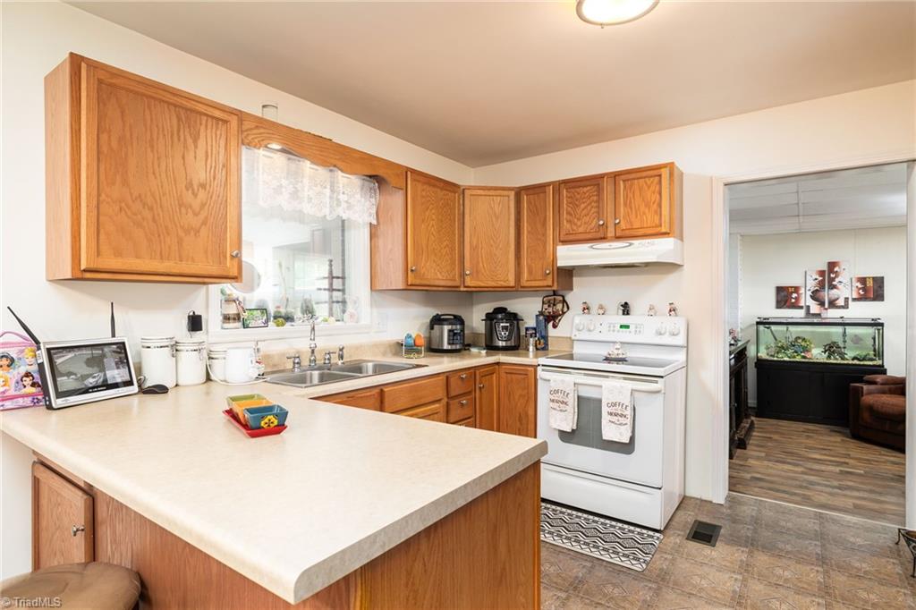 6821 Weant Road Archdale, NC 27263 - Photo 5 of 24 Gallery Image 5