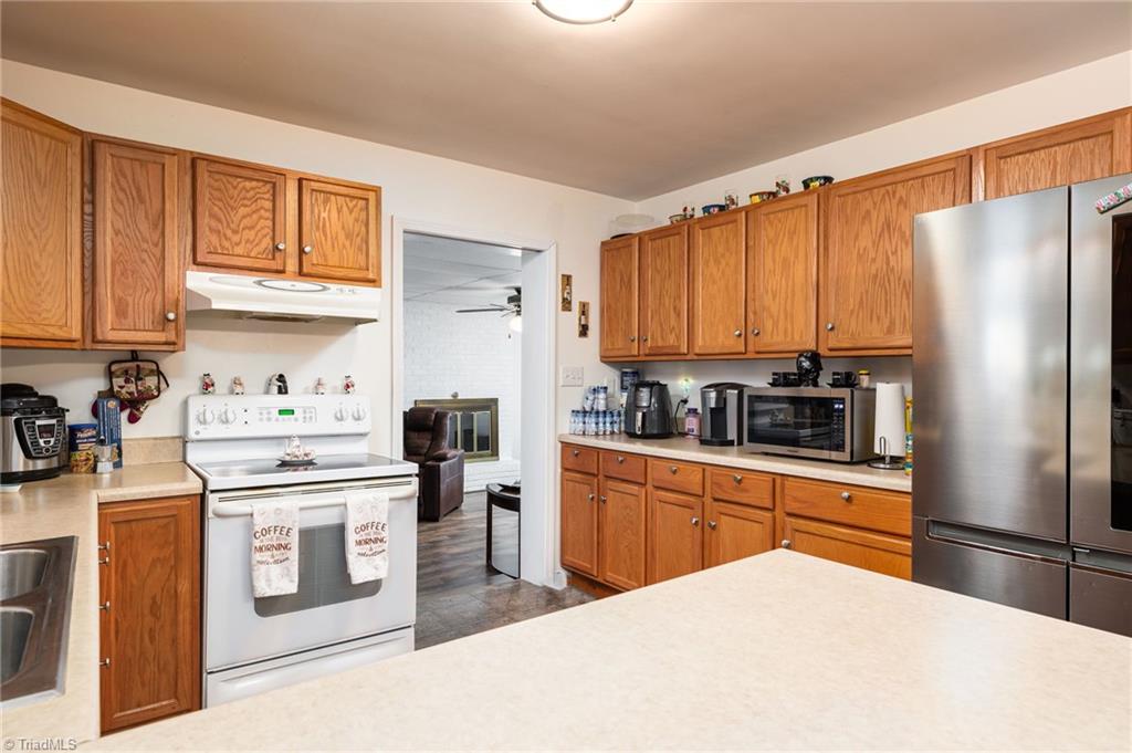 6821 Weant Road Archdale, NC 27263 - Photo 6 of 24 Gallery Image 6