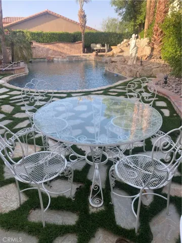 a view of outdoor kitchen