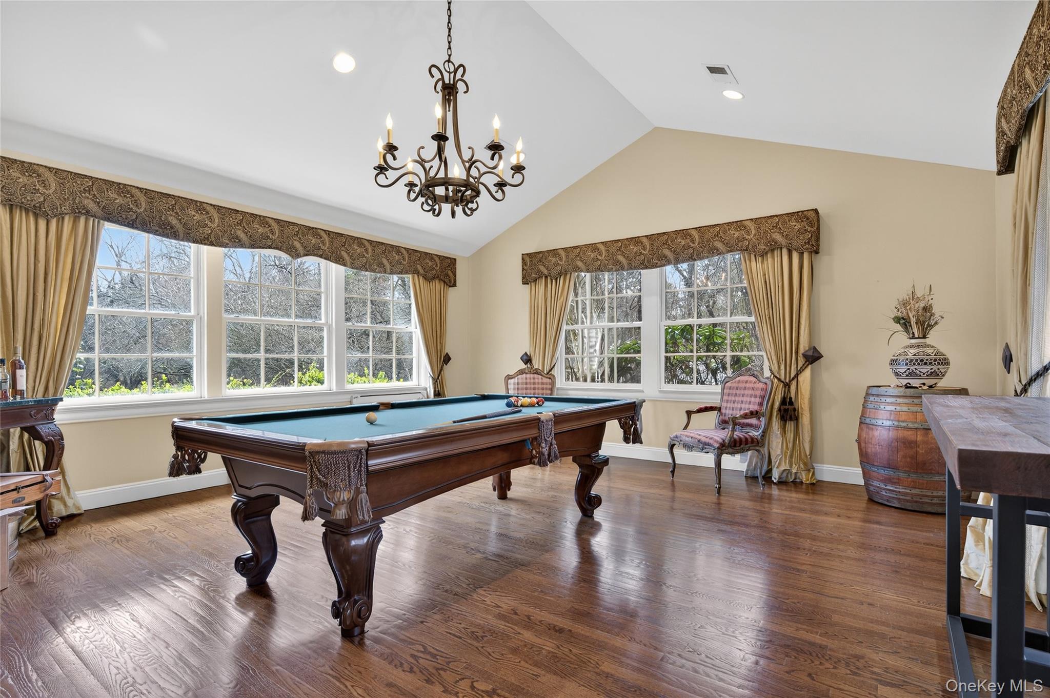 1862 Muttontown Road Syosset, NY 11791 - Photo 4 of 33