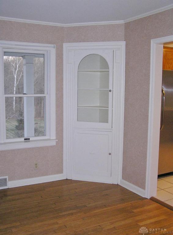 7310 Meeker Road Dayton, OH 45414 - Photo 9 of 35 Dining room.