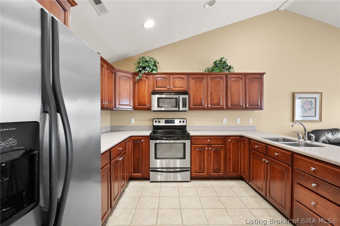 236 Summit View Drive Corydon, IN 47112 - Photo 3 of 36 Kitchen w/ stainless steel appliances