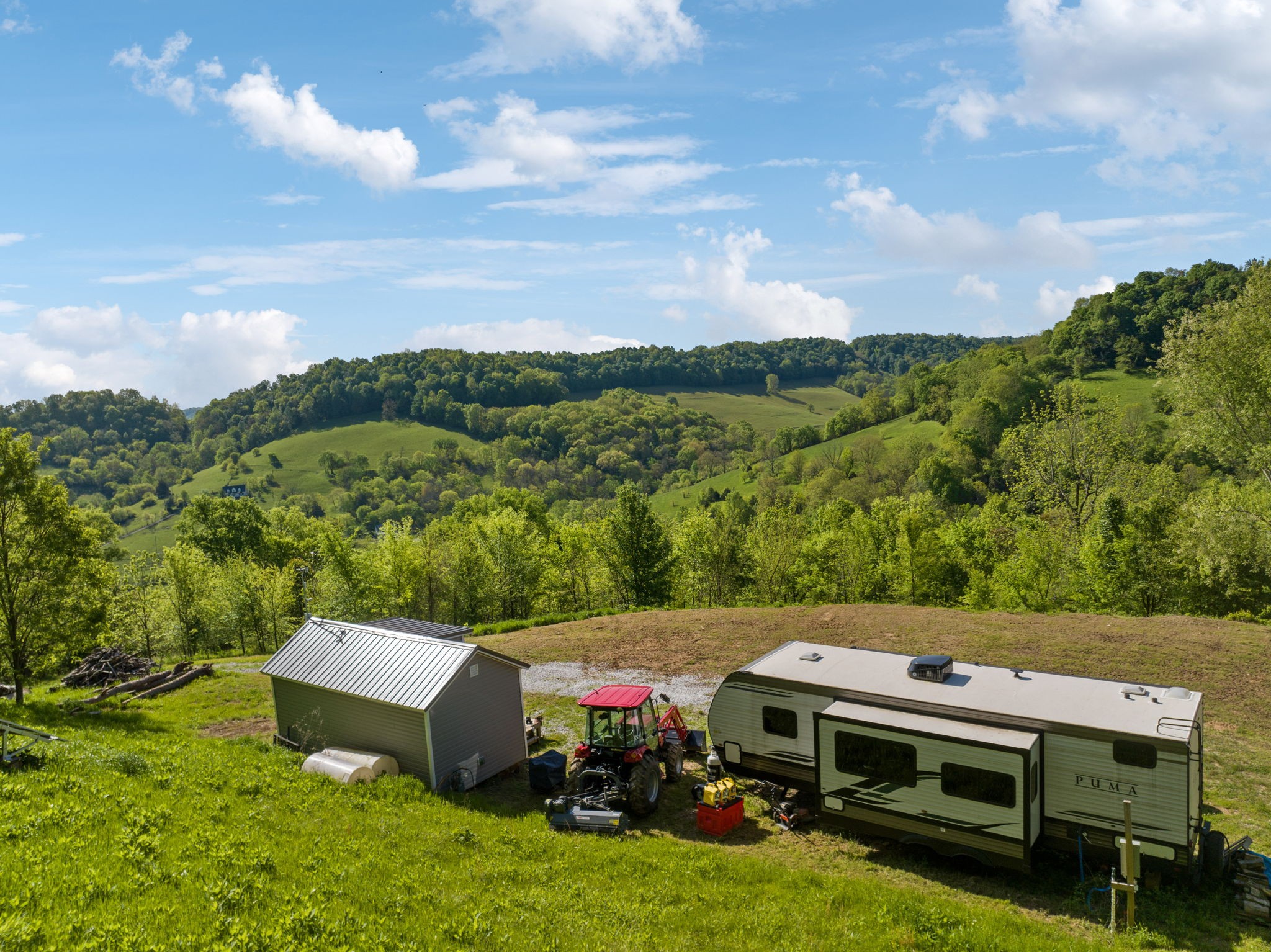 40 Hackett Valley Road Hickman, TN 38567 - Photo 3 of 26 a view of a terrace with a garden