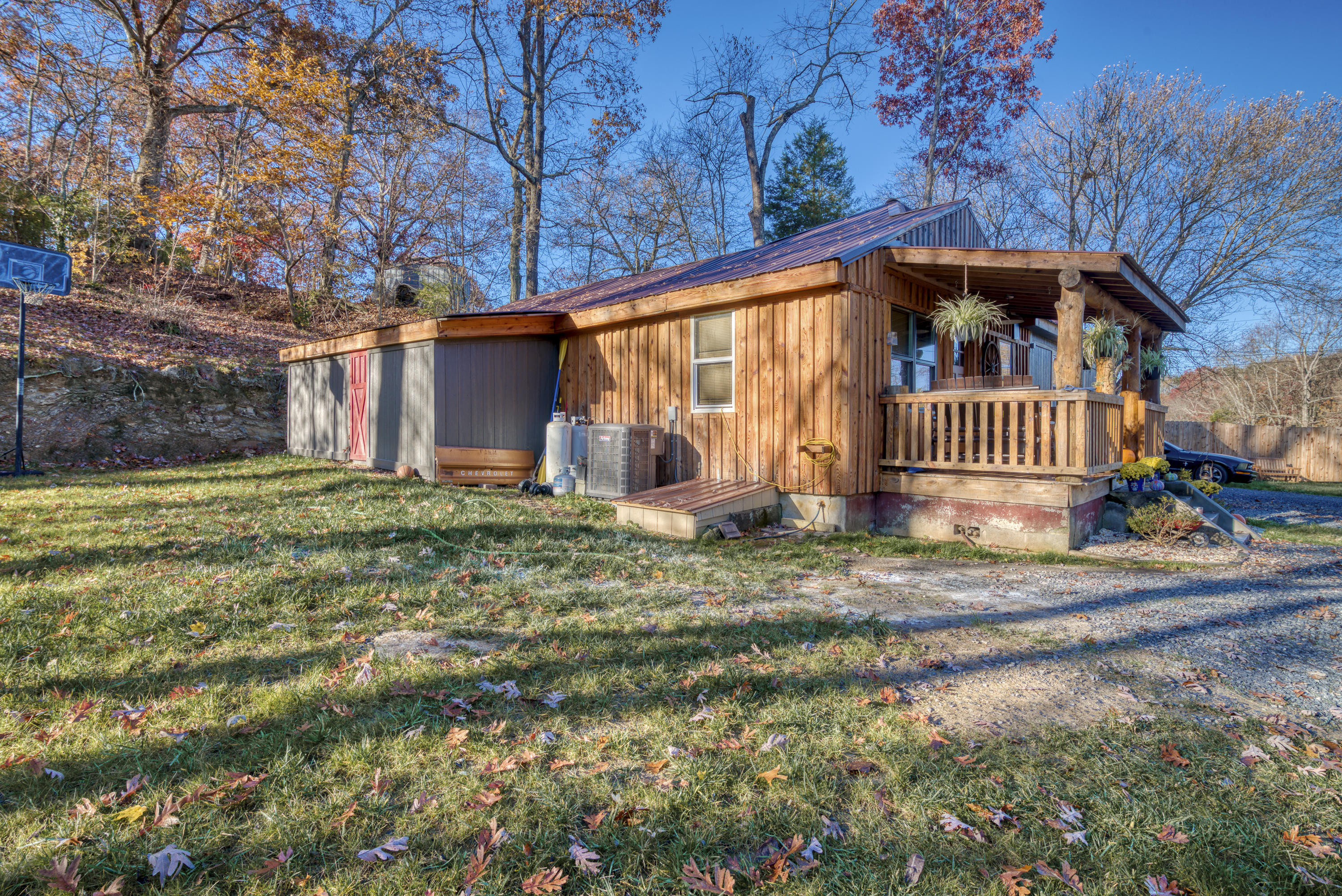 191 Pendergrass Road Bristol, VA 24201 - Photo 2 of 31 191 pendergrass