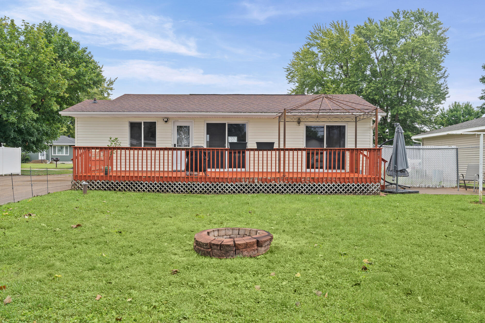 2531 Island Park Road Campbell, WI 54603 - Photo 17 of 21 Back of House