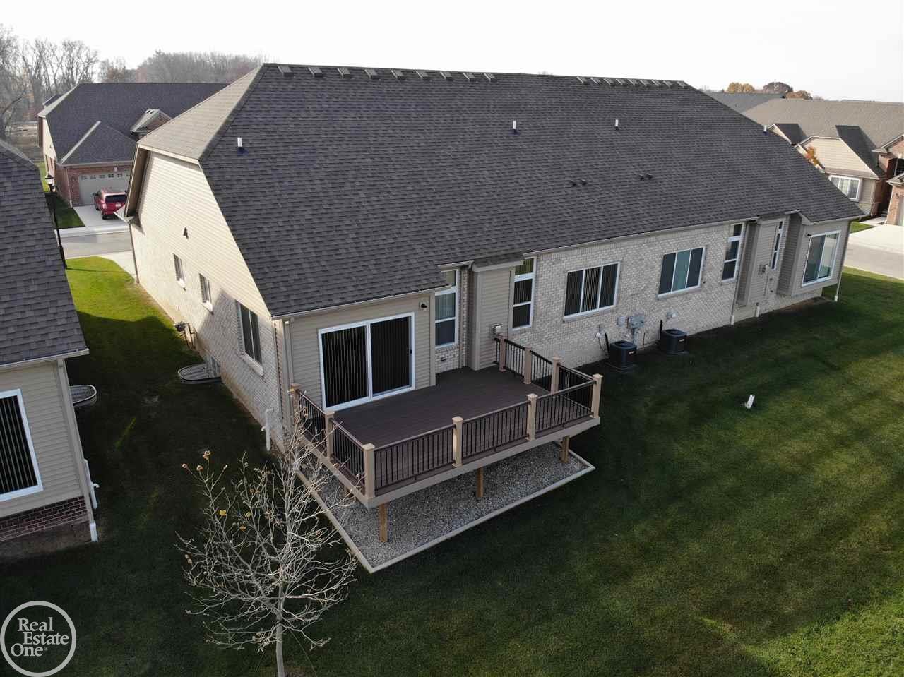 5121 Hawkseye Trace Warren, MI 48092 - Photo 3 of 34