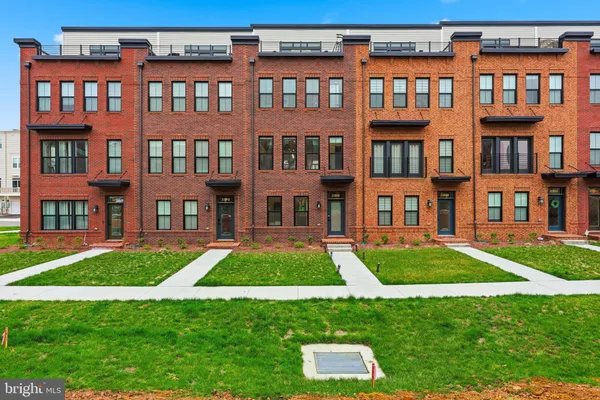 $4,995 | 22810 Tawny Pne Square, Ashburn, VA 20148