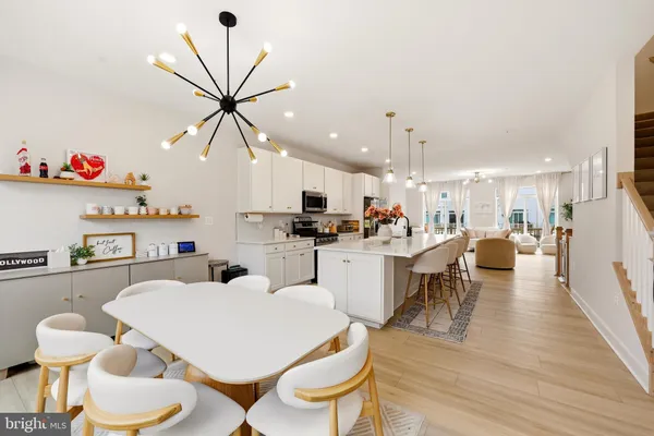 $4,995 | 22810 Tawny Pne Square, Ashburn, VA 20148