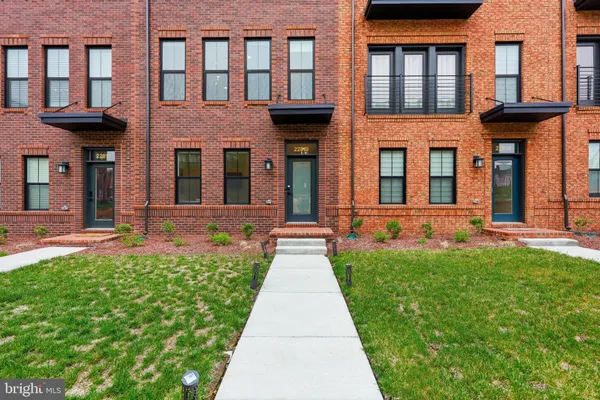 $4,995 | 22810 Tawny Pne Square, Ashburn, VA 20148