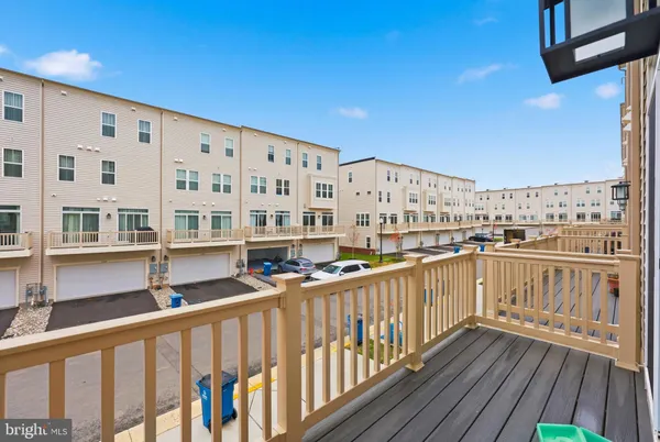 $4,995 | 22810 Tawny Pne Square, Ashburn, VA 20148