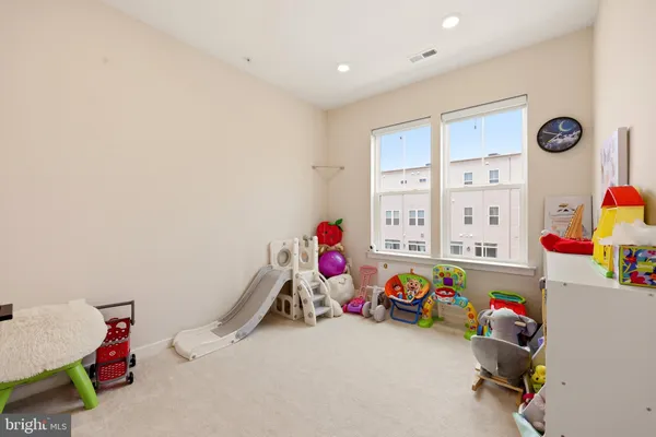 $4,995 | 22810 Tawny Pne Square, Ashburn, VA 20148