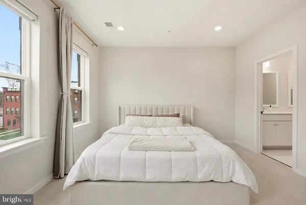 $4,995 | 22810 Tawny Pne Square, Ashburn, VA 20148