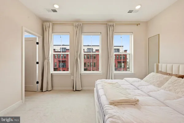 $4,995 | 22810 Tawny Pne Square, Ashburn, VA 20148