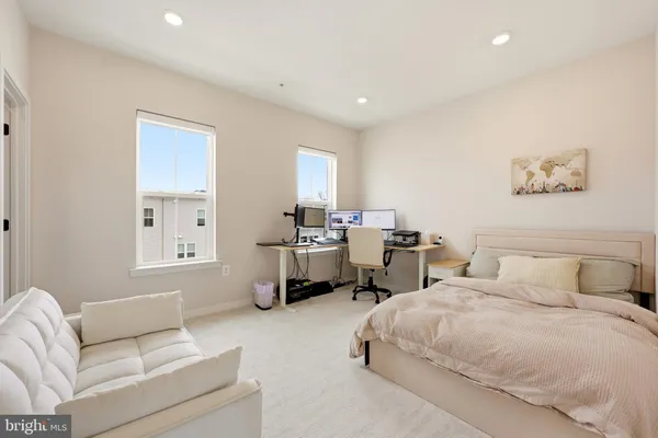 $4,995 | 22810 Tawny Pne Square, Ashburn, VA 20148