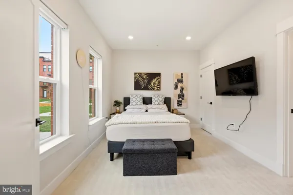 $4,995 | 22810 Tawny Pne Square, Ashburn, VA 20148