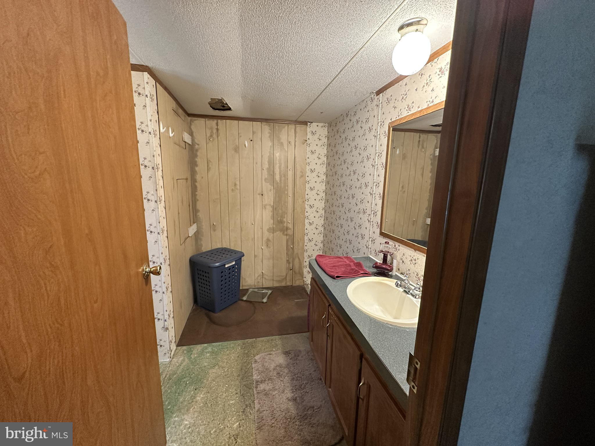 111 Rob Roy Road Bradford, PA 16701 - Photo 29 of 41 Cozy bathroom with vintage charm.